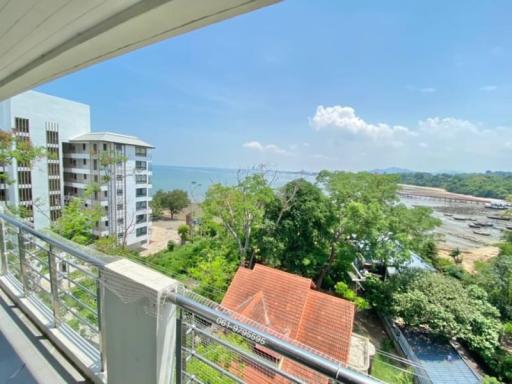 Condo for sale next to the sea, Bang Phra Golden Coast, Building 2, Sriracha.