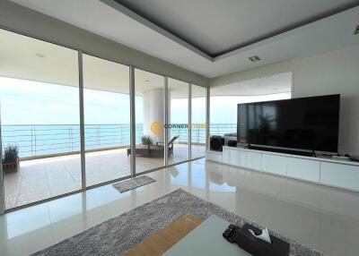 คอนโดนี้มี 3 ห้องนอน  อยู่ในโครงการ คอนโดมิเนียมชื่อ The Residences @ Dream Pattaya 