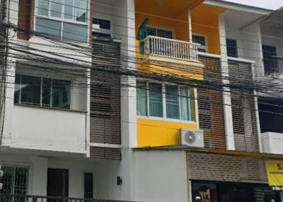 Townhouses for sale and rent 3 bedrooms near Nimman