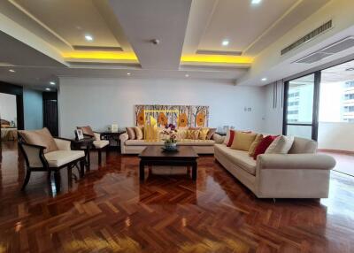 Renovated 3 Bedroom Apartment in Asoke