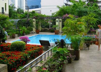 4 Bed Townhouse in Phrom Phong