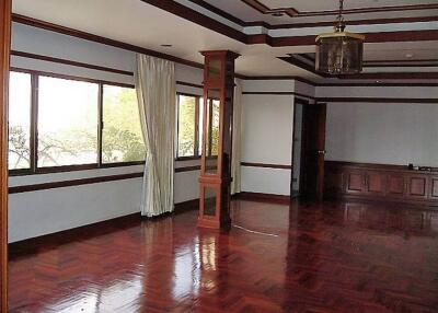 3 Bedroom Penthouse in Sukhumvit 39