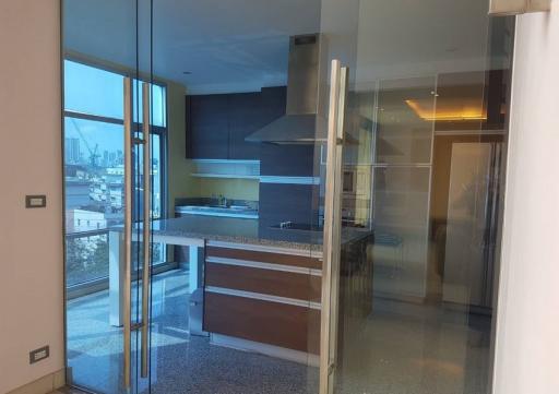 2 Bedroom Duplex Apartment in Phra Khanong