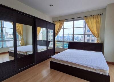 Citi Smart  3 Bed Condo For Rent in Asoke