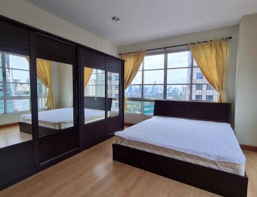 Citi Smart  3 Bed Condo For Rent in Asoke