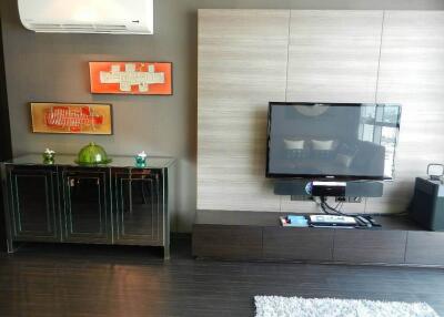 Le Luk Sky Walk  2 Bed Condo For Rent in Phra Khanong