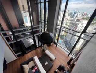 All Seasons Mansion  5 Bedroom Penthouse For Rent in Ploenchit