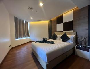 All Seasons Mansion  5 Bedroom Penthouse For Rent in Ploenchit