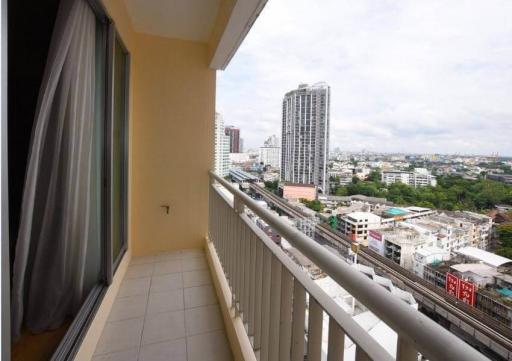 Life @ Sukhumvit 65  Cozy 2 Bedroom Property For Rent in Phra Khanong