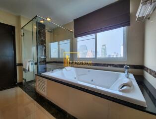 Enormous 4 Bedroom Serviced Apartment in Phrom Phong