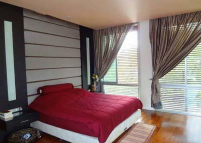 91 Residence  Modern 4 Bedroom House For Rent in Ekkamai