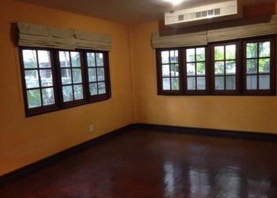Spacious 3 Bedroom House For Rent in Sukhumvit 24