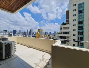 Very Spacious 4 Bed Serviced Apartment With Large Terrace in Phrom Phong