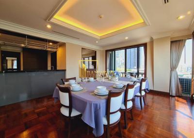 Luxurious 4 Bed Duplex Penthouse in Phloenchit