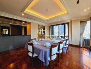 Luxurious 4 Bed Duplex Penthouse in Phloenchit