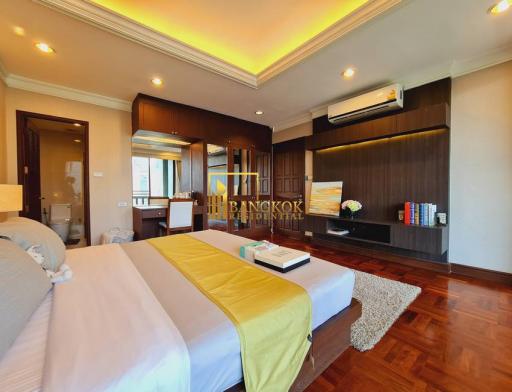 Luxurious 4 Bed Duplex Penthouse in Phloenchit