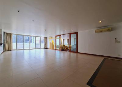 Large 4 Bedroom Penthouse Apartment in Phrom Phong