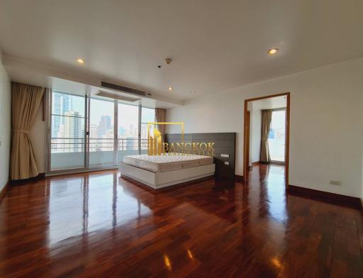 Large 4 Bedroom Penthouse Apartment in Phrom Phong