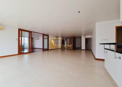 Large 4 Bedroom Penthouse Apartment in Phrom Phong