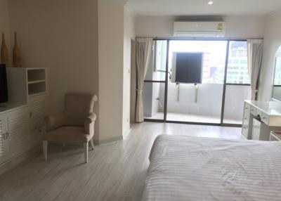 Fifty Fifth Tower  Spacious 3 Bedroom Condo Near Thonglor BTS