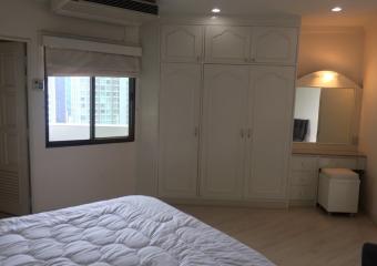 Fifty Fifth Tower  Spacious 3 Bedroom Condo Near Thonglor BTS