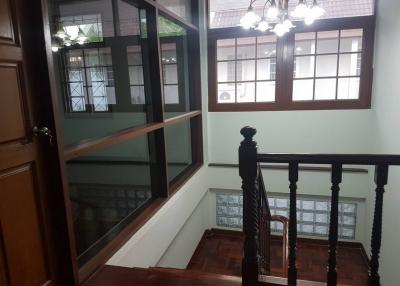 Large 5 Bedroom House For Rent in Thonglor