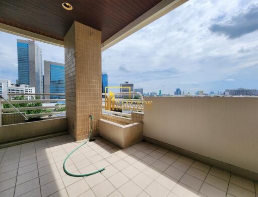 Ruamsuk Condominium  Very Spacious 3 Bedroom Condo For Rent in Phrom Phong