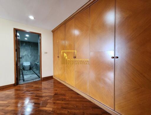 Ruamsuk Condominium  Very Spacious 3 Bedroom Condo For Rent in Phrom Phong