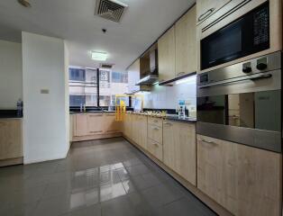 Ruamsuk Condominium  Very Spacious 3 Bedroom Condo For Rent in Phrom Phong