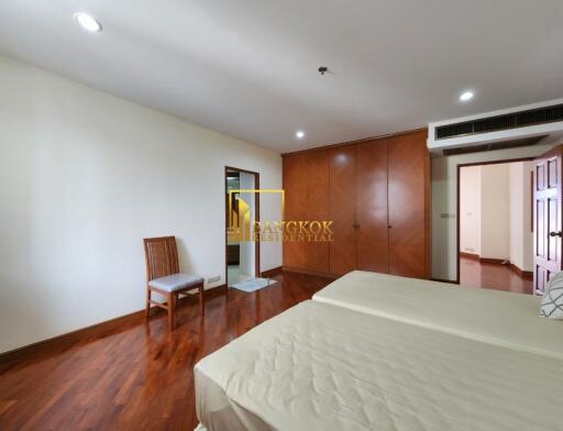 Ruamsuk Condominium  Very Spacious 3 Bedroom Condo For Rent in Phrom Phong