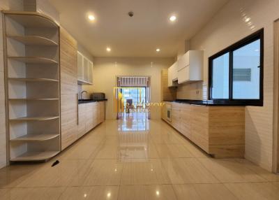 Incredible 4 Bedroom Penthouse Apartment in Thonglor