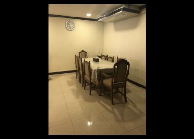 4 Bedroom Phrom Phong House Suitable For Residential And Business Use