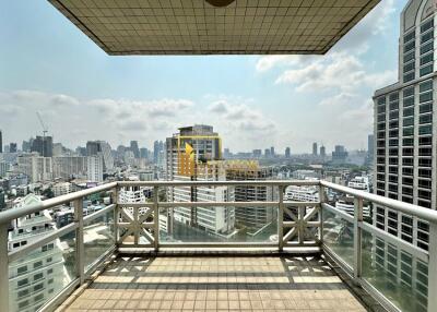 All Seasons Mansion  Spacious 3 Bedroom Property in Ploenchit