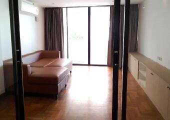 Premier Condo  Very Spacious 2 Bedroom Condo in Popular Phrom Phong Area