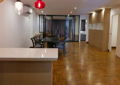 Premier Condo  Very Spacious 2 Bedroom Condo in Popular Phrom Phong Area