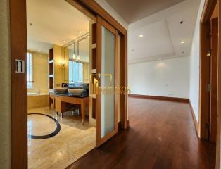 Baan Ratchadamri  Renovated 3 Bedroom Condo For Rent in Ratchadamri