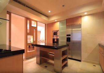 Baan Ratchadamri  Renovated 3 Bedroom Condo For Rent in Ratchadamri