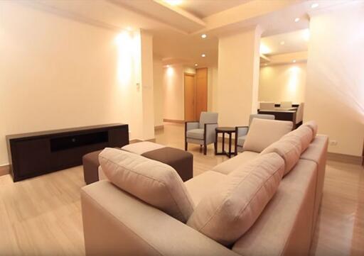 Baan Ratchadamri  Renovated 3 Bedroom Condo For Rent in Ratchadamri