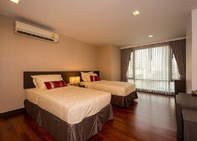 Stylish 3 Bedroom Apartment For Rent in Vibrant Asoke