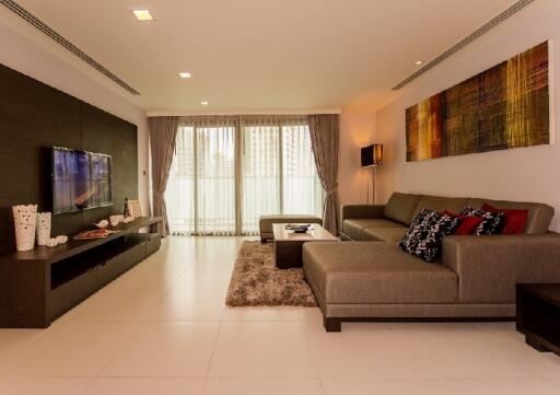 Stylish 3 Bedroom Apartment For Rent in Vibrant Asoke