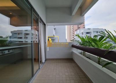 Spacious 2 Bed Pet Friendly Apartment For Rent in Sathorn