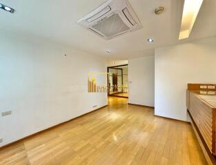 President Park  Spacious Pet Friendly Condo in Phrom Phong Area