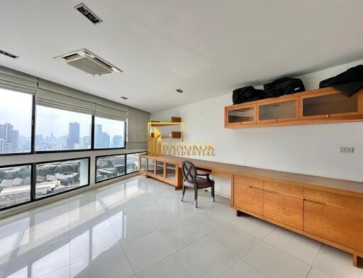 President Park  Spacious Pet Friendly Condo in Phrom Phong Area