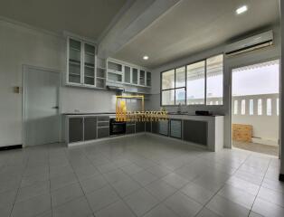 3 Bedroom Duplex Penthouse Apartment in Thong Lo