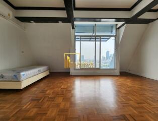 3 Bedroom Duplex Penthouse Apartment in Thong Lo