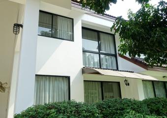 Noble House  4 Bedroom House in Thonglor