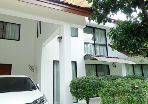 Noble House  4 Bedroom House in Thonglor