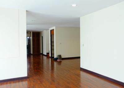 Noble House  4 Bedroom House in Thonglor