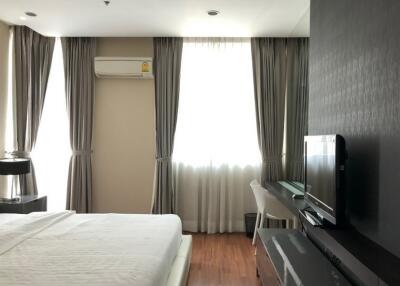 The Rajdamri  2 Bed Condo For Rent in Ratchadamri
