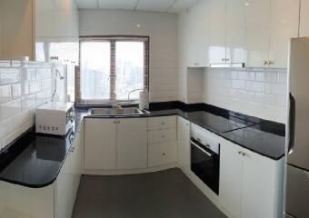 3 Bed Condo For Rent in Ekkamai BR11217CD